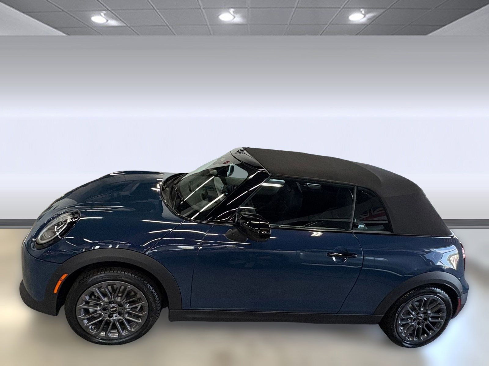 2026 Mini Cooper Convertible Iconic photo 2