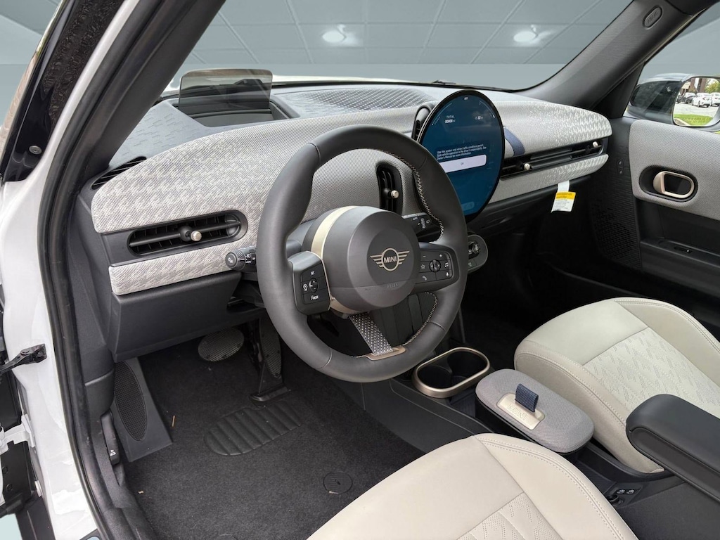 New 2025 MINI Hardtop 4 Door Signature Plus Hatchback