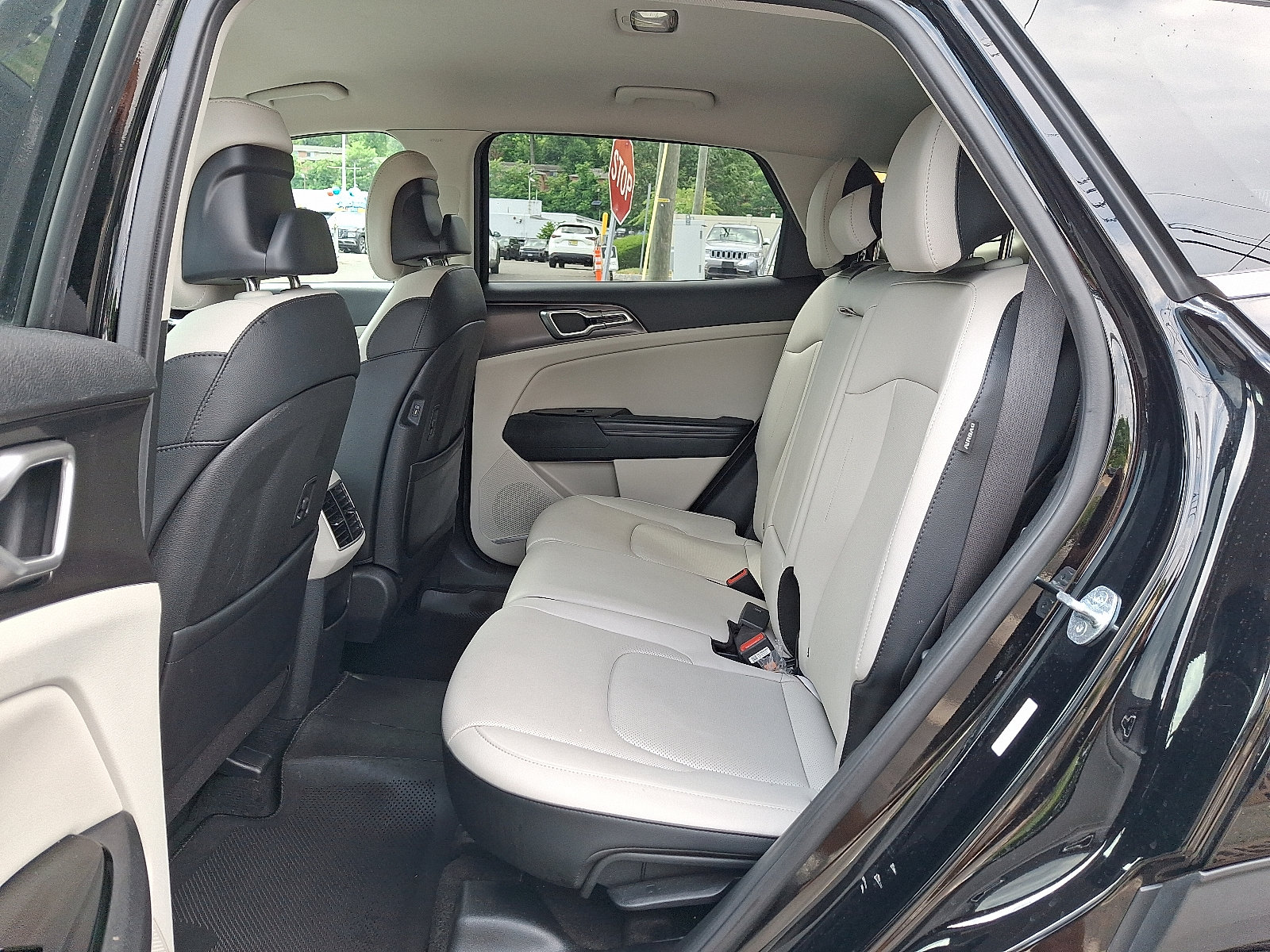 2024 Kia Sportage EX - Photo 11