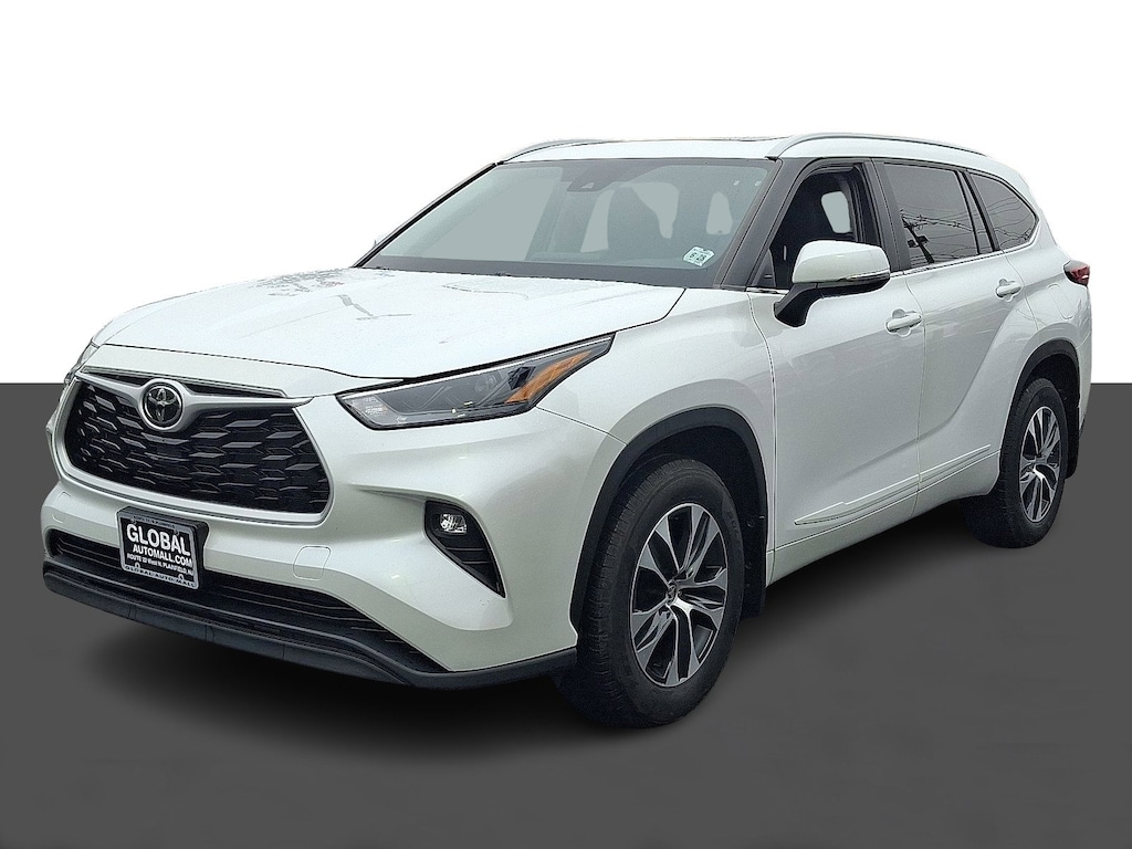 Used 2023 Toyota Highlander L L AWD