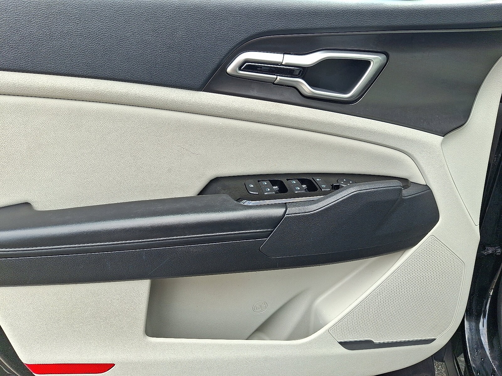 2024 Kia Sportage EX - Photo 13