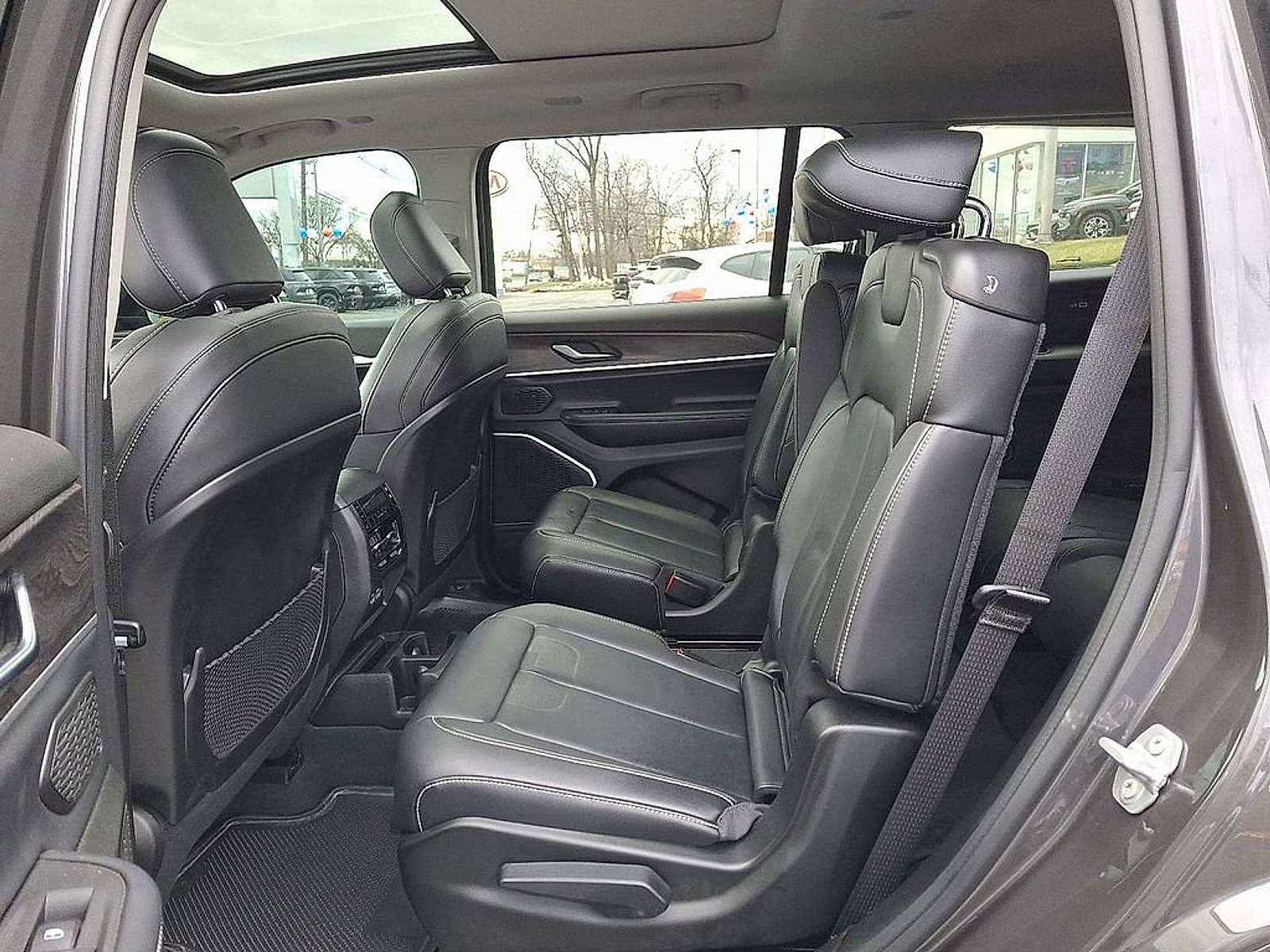2022 Jeep Grand Cherokee L Limited - Photo 11