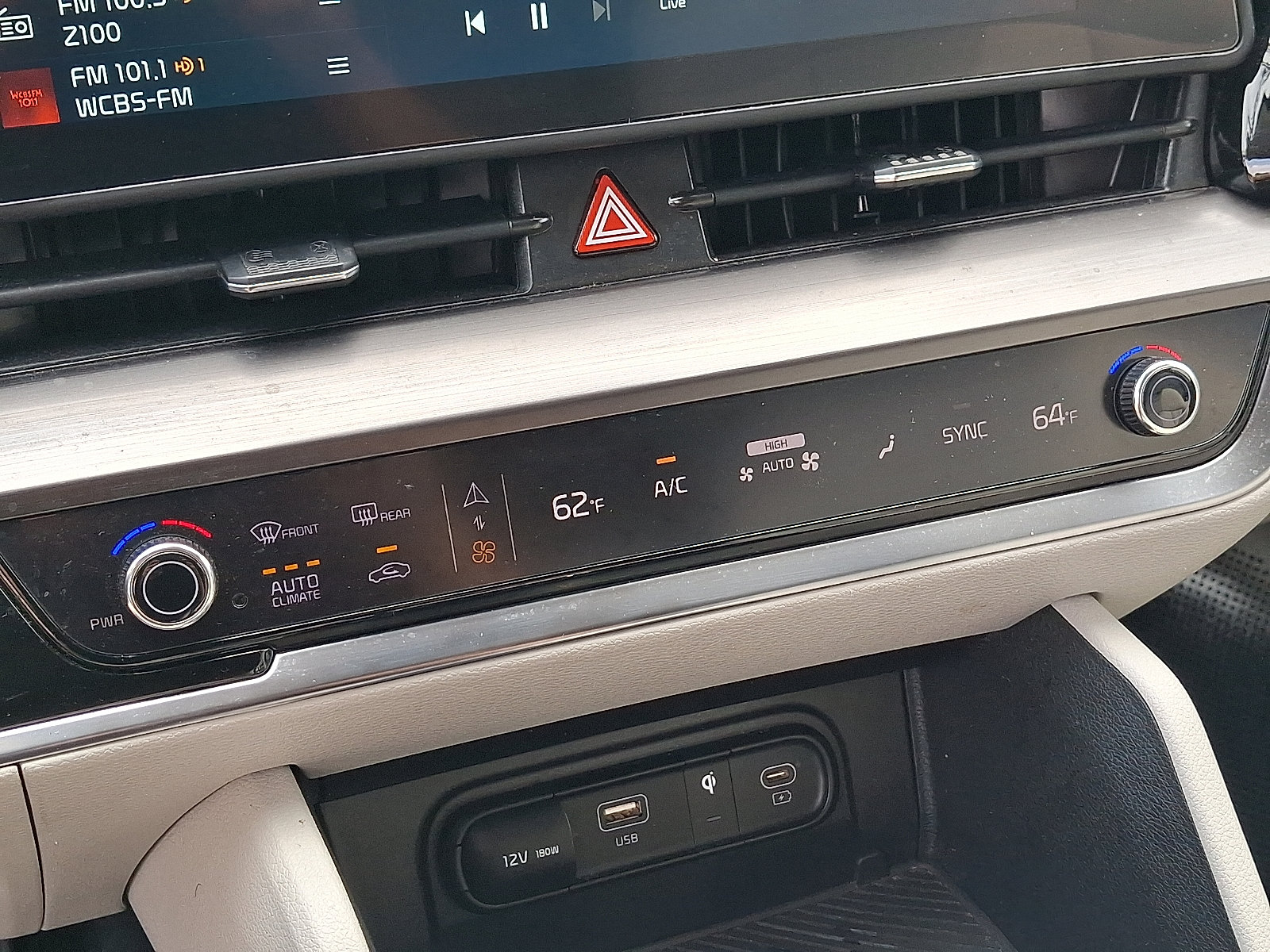 2024 Kia Sportage EX - Photo 16