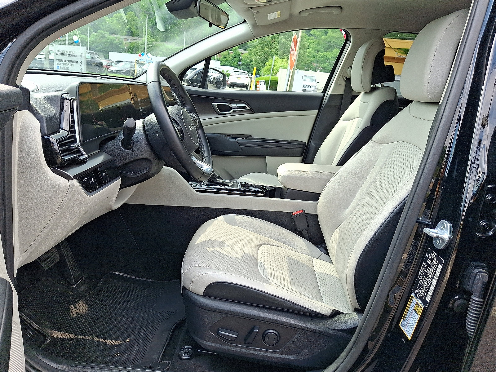 2024 Kia Sportage EX - Photo 14