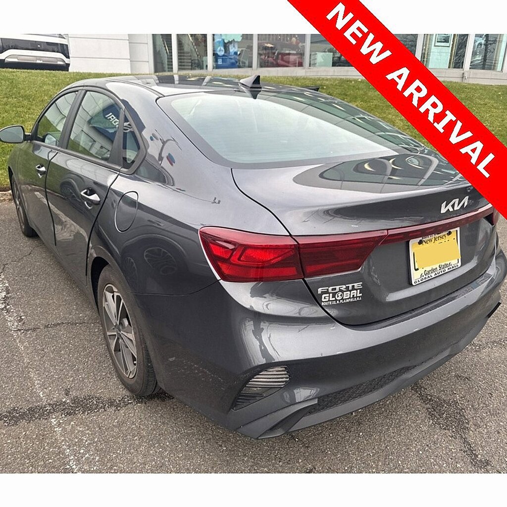 Used 2023 Kia Forte LXS LXS IVT