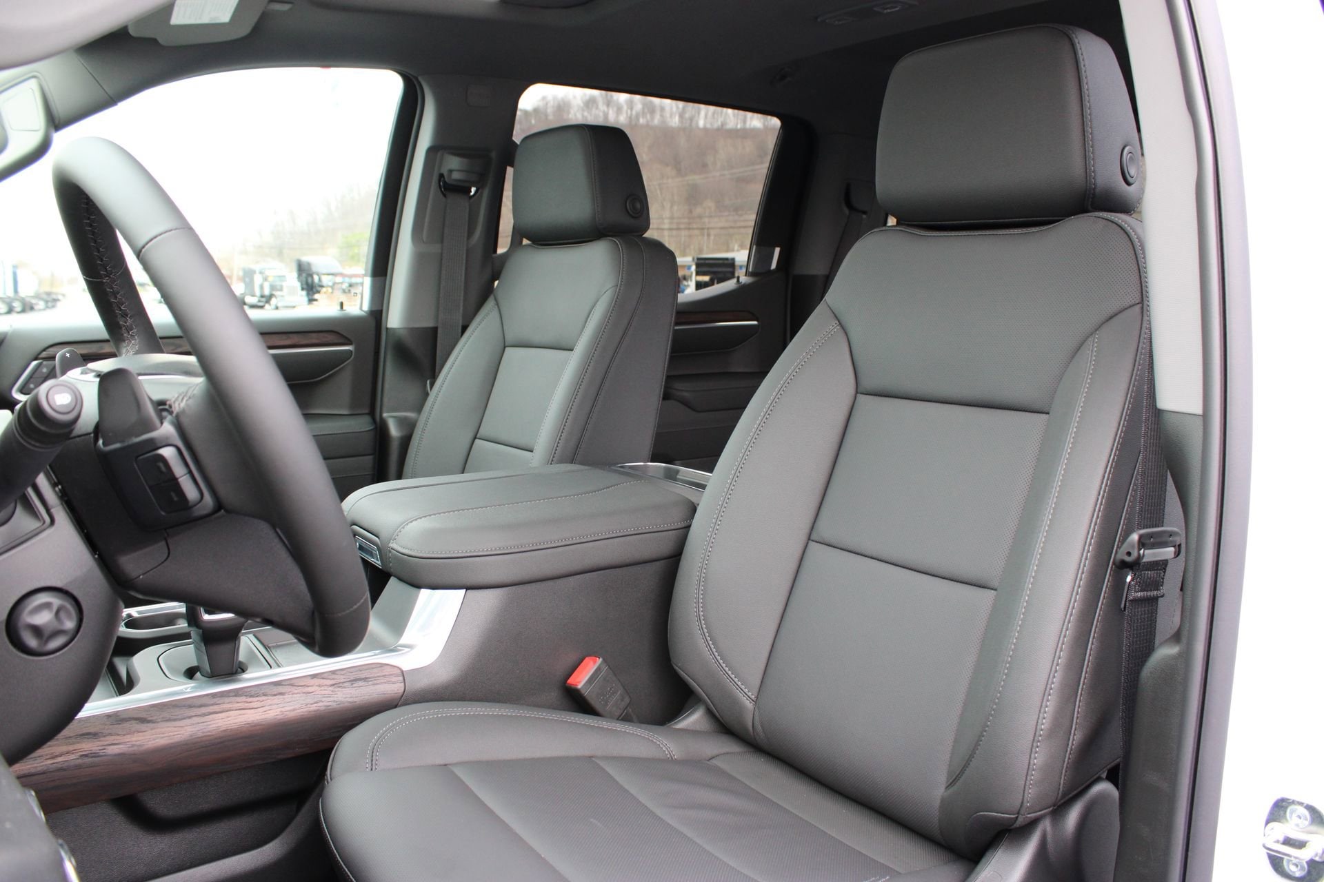 2026 GMC Sierra 1500 SLT - Photo 19