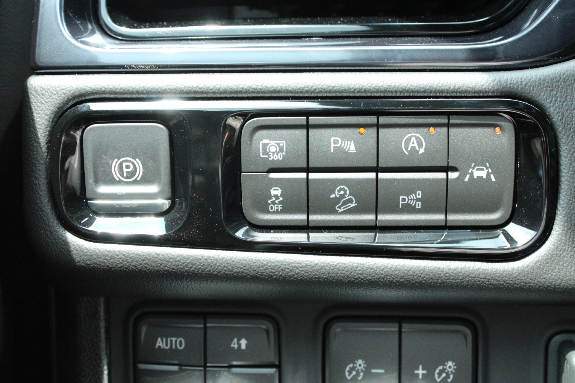 2026 GMC Yukon AT4 - Photo 32