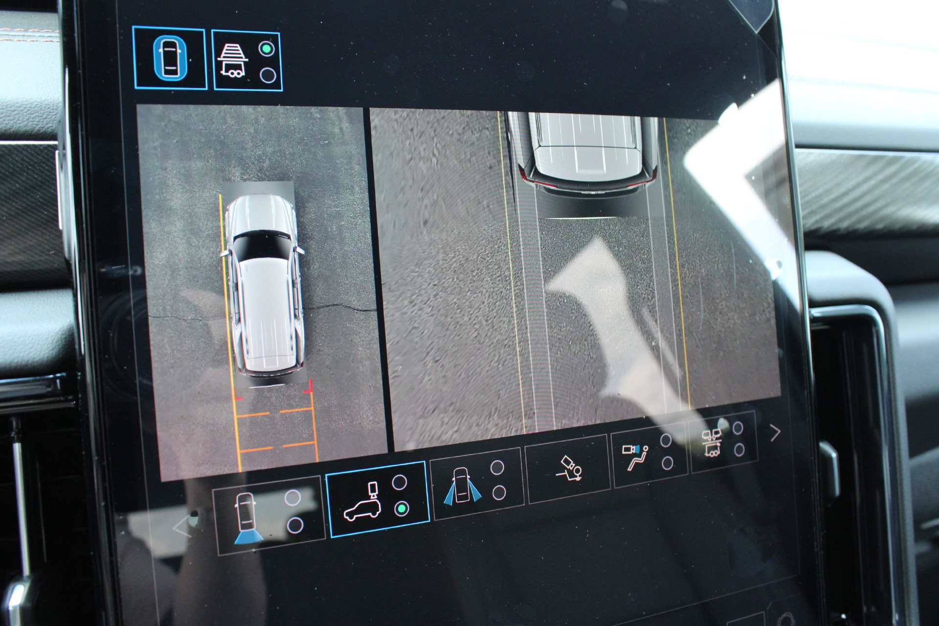 2026 GMC Yukon AT4 - Photo 44