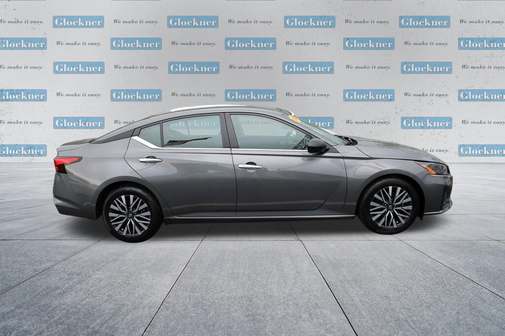 Used 2025 Nissan Altima SV Sedan
