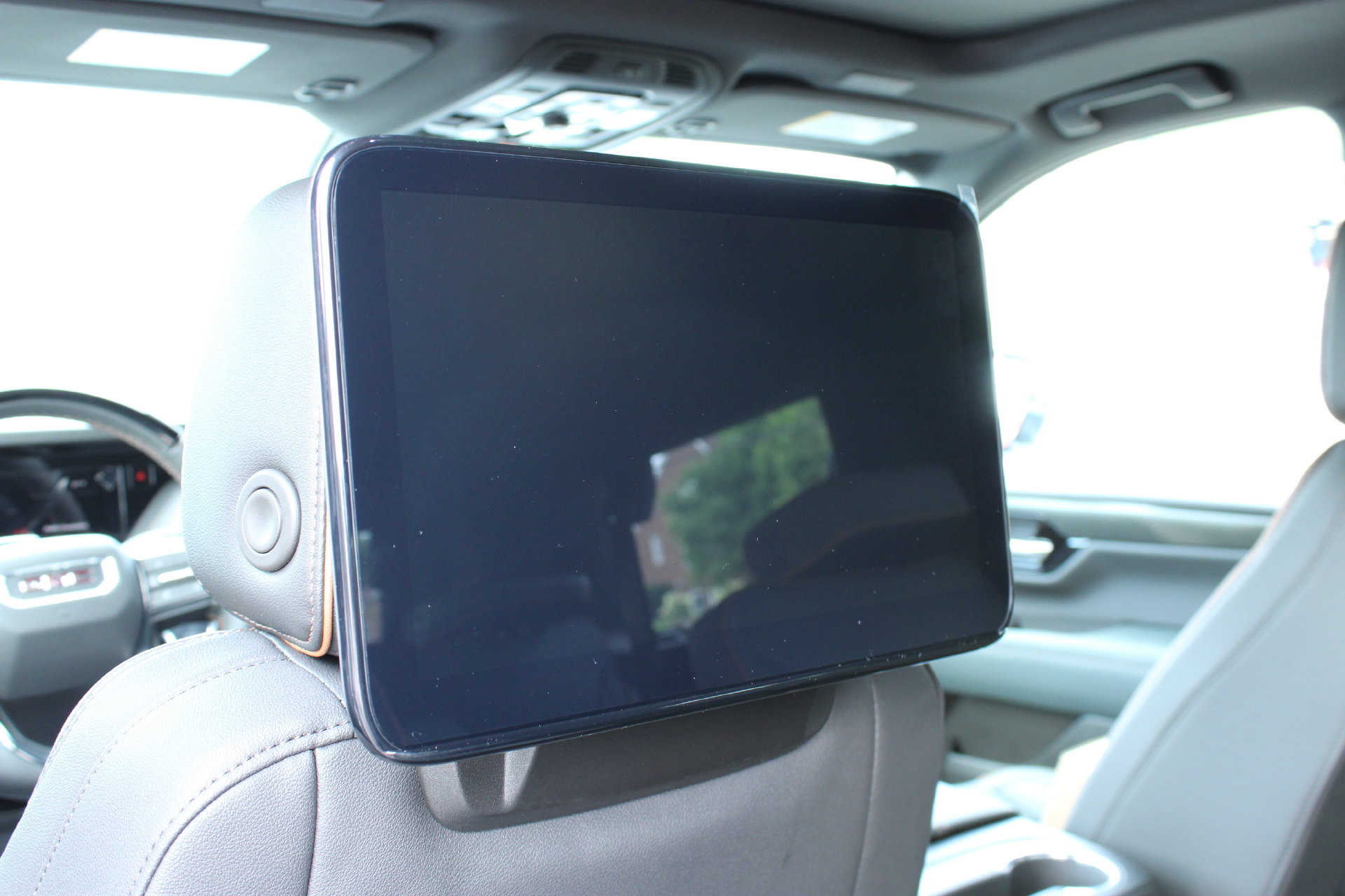 2026 GMC Yukon AT4 - Photo 22
