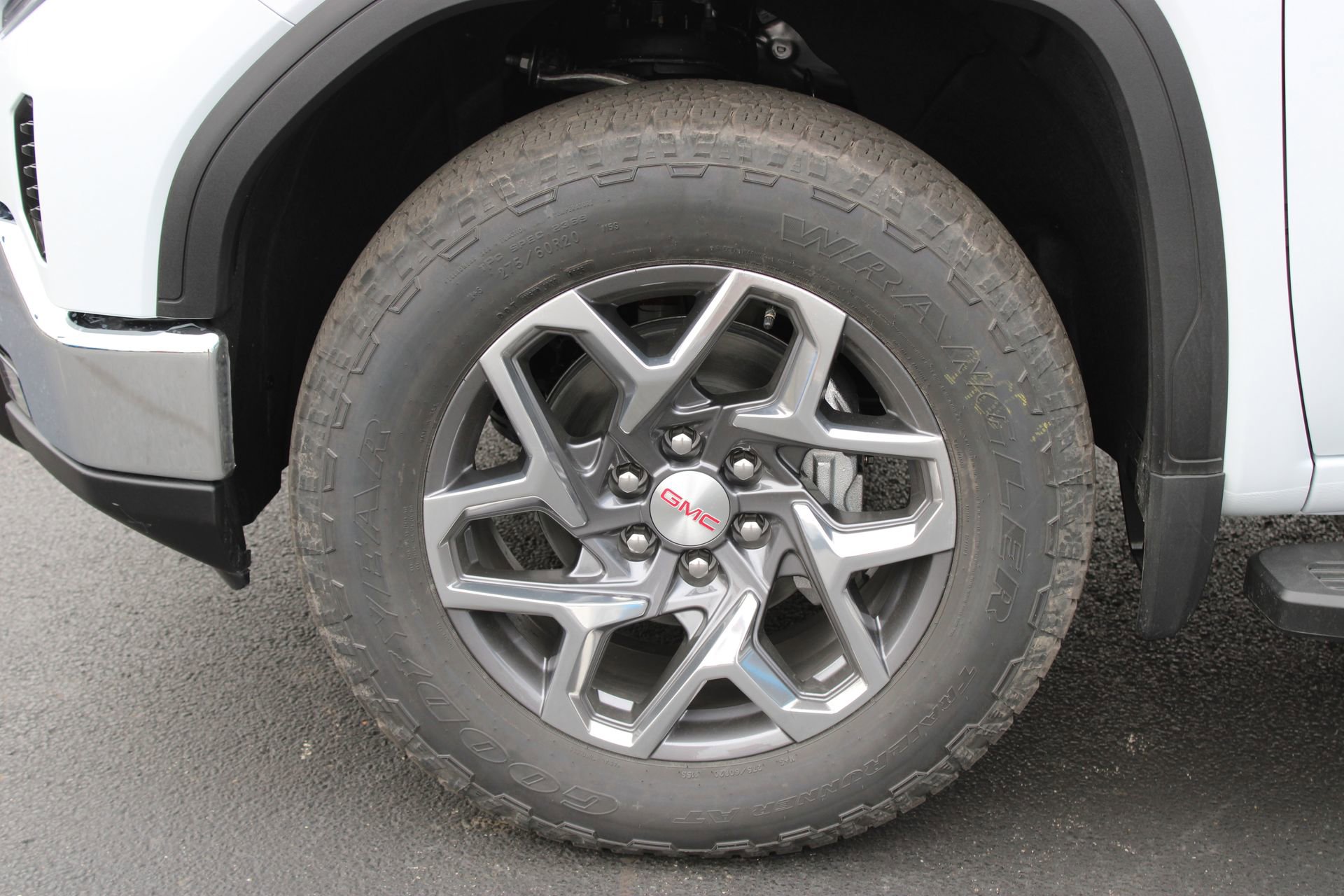 2026 GMC Sierra 1500 SLT - Photo 14