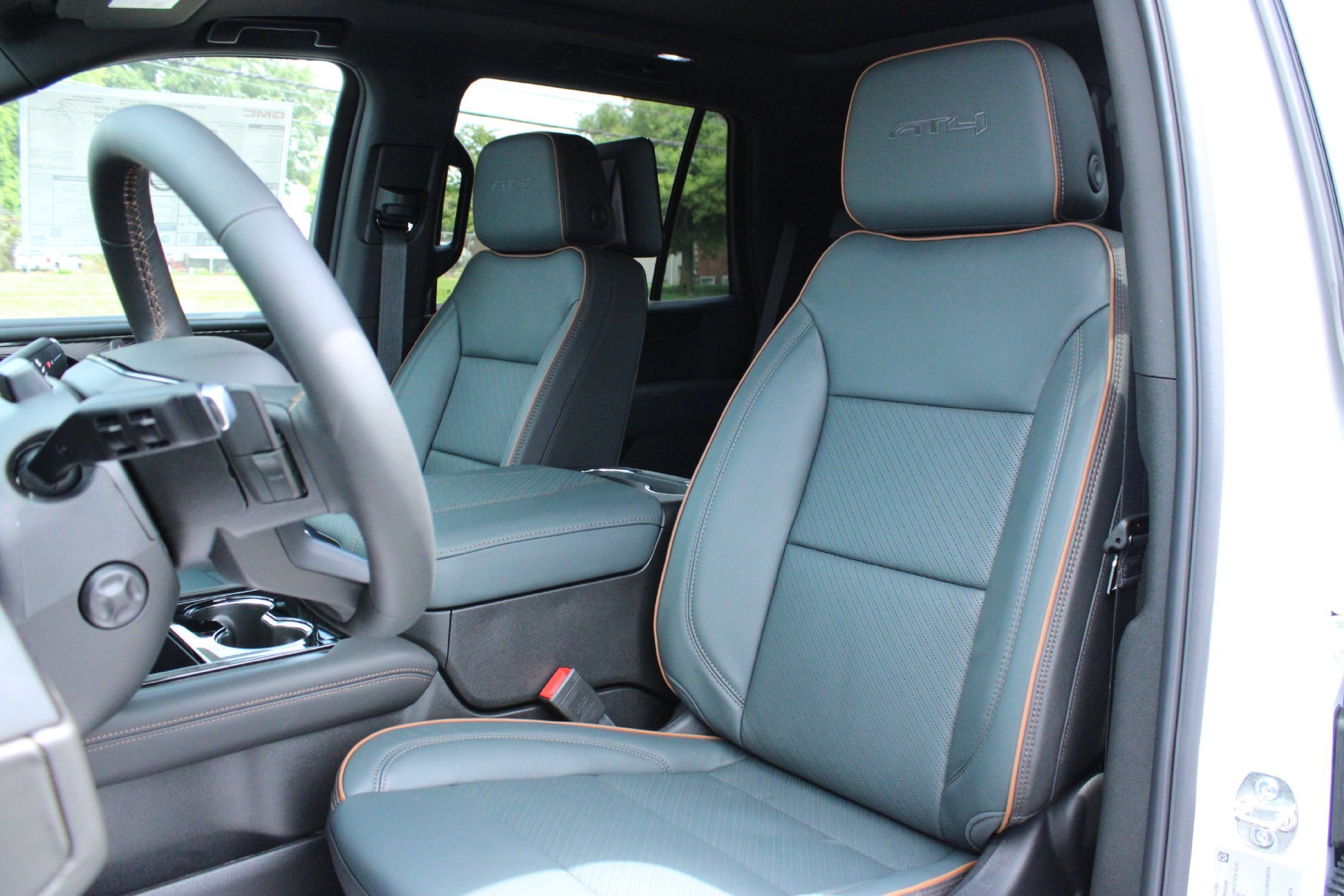 2026 GMC Yukon AT4 - Photo 16