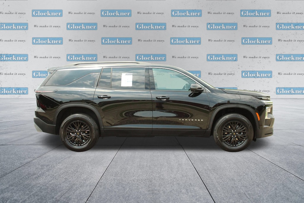 Used 2026 Chevrolet Traverse LT SUV