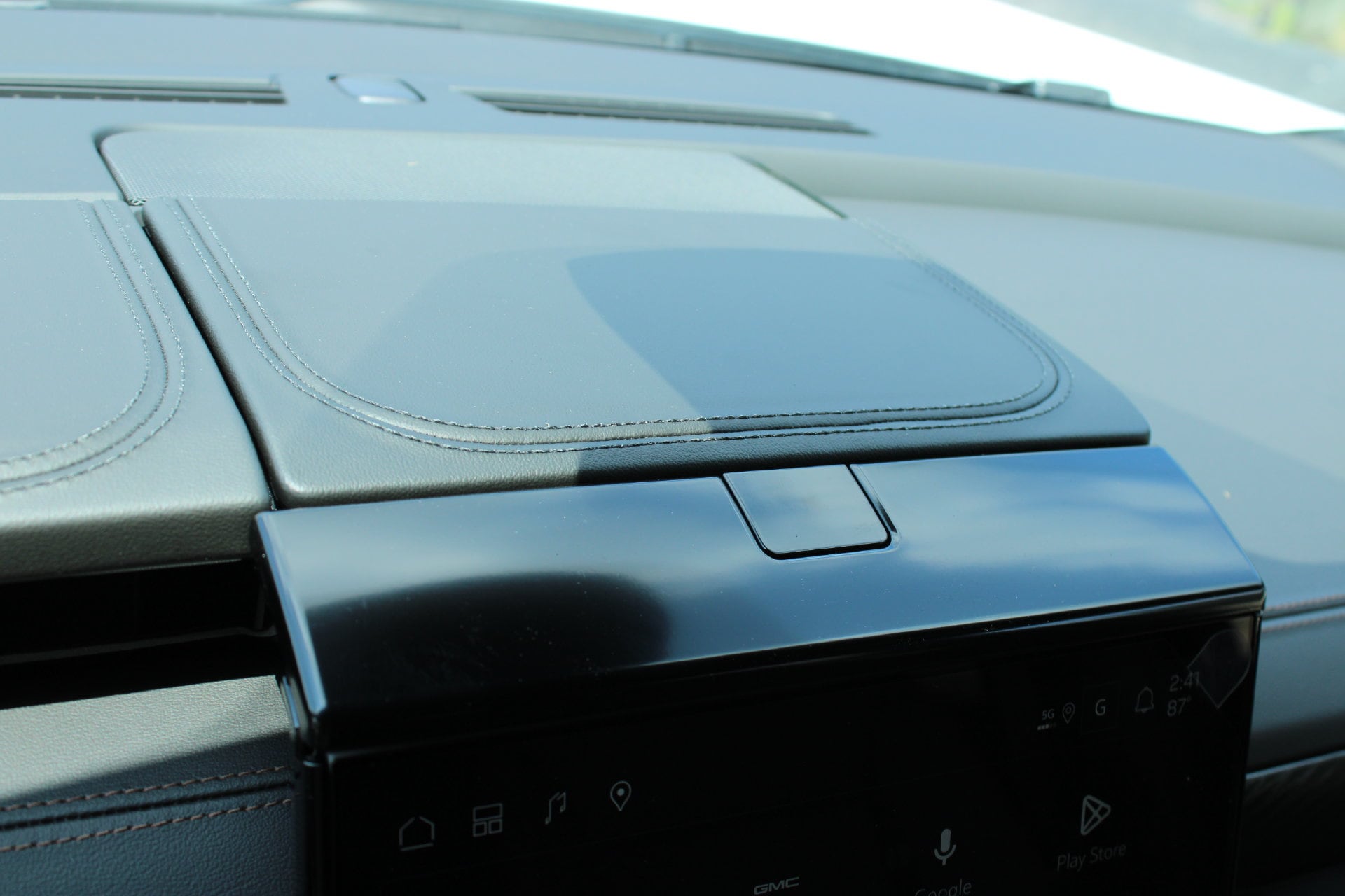 2026 GMC Yukon AT4 - Photo 40