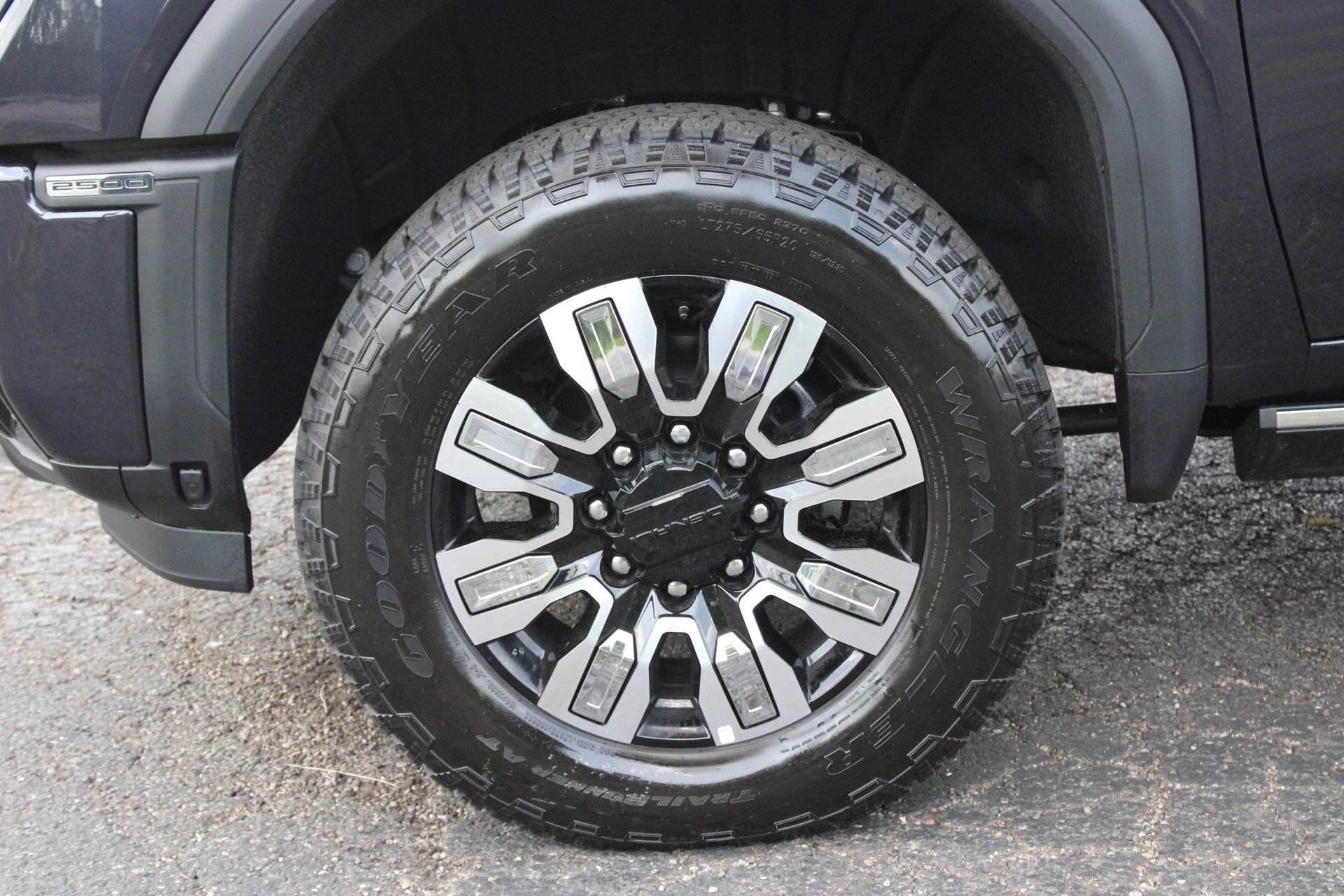 2026 GMC Sierra 2500HD Denali - Photo 14