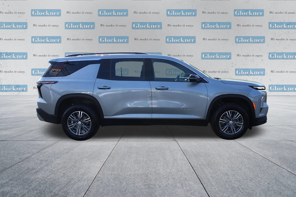 Used 2024 Chevrolet Traverse LT SUV