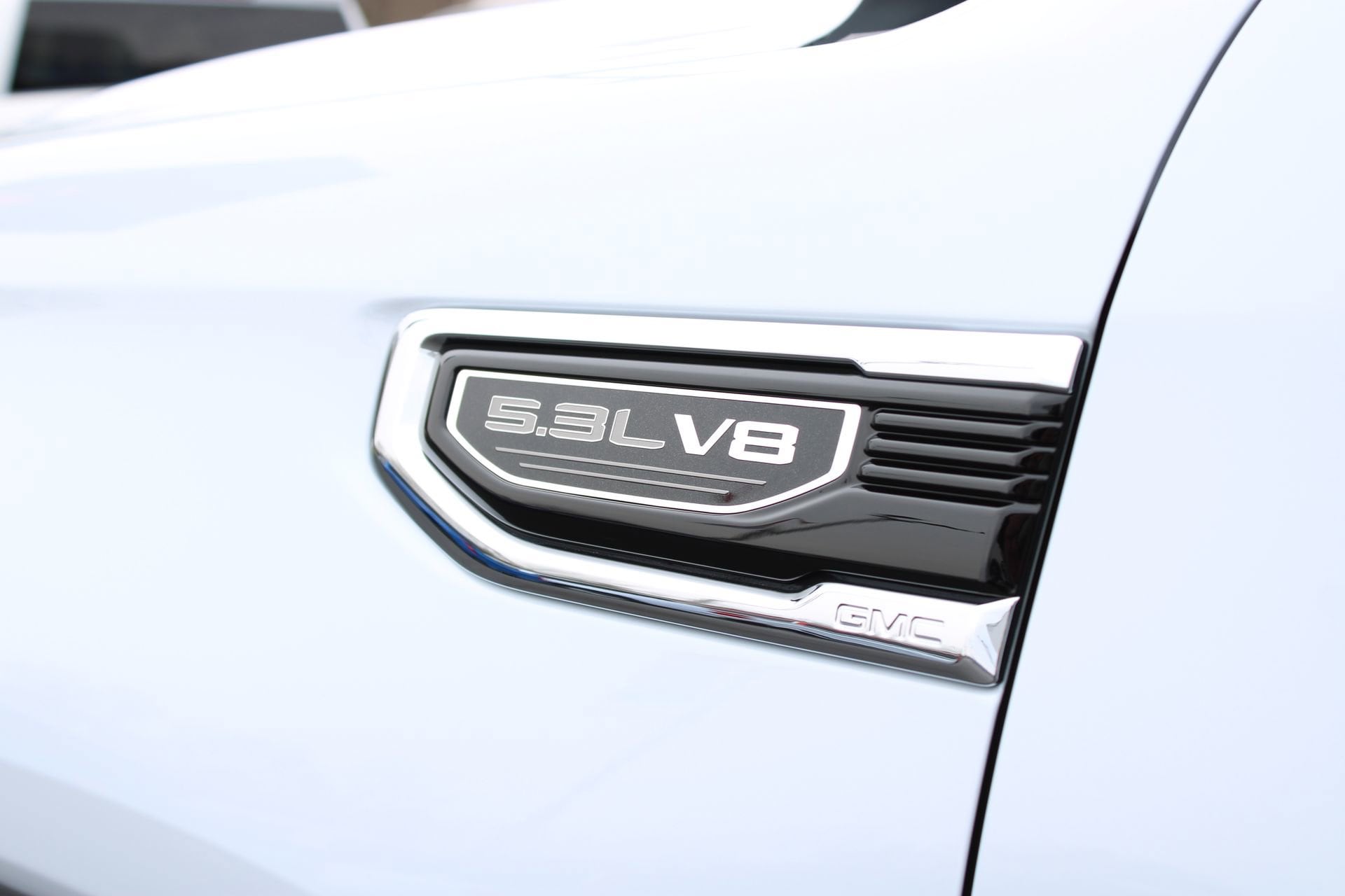 2026 GMC Sierra 1500 SLT - Photo 15