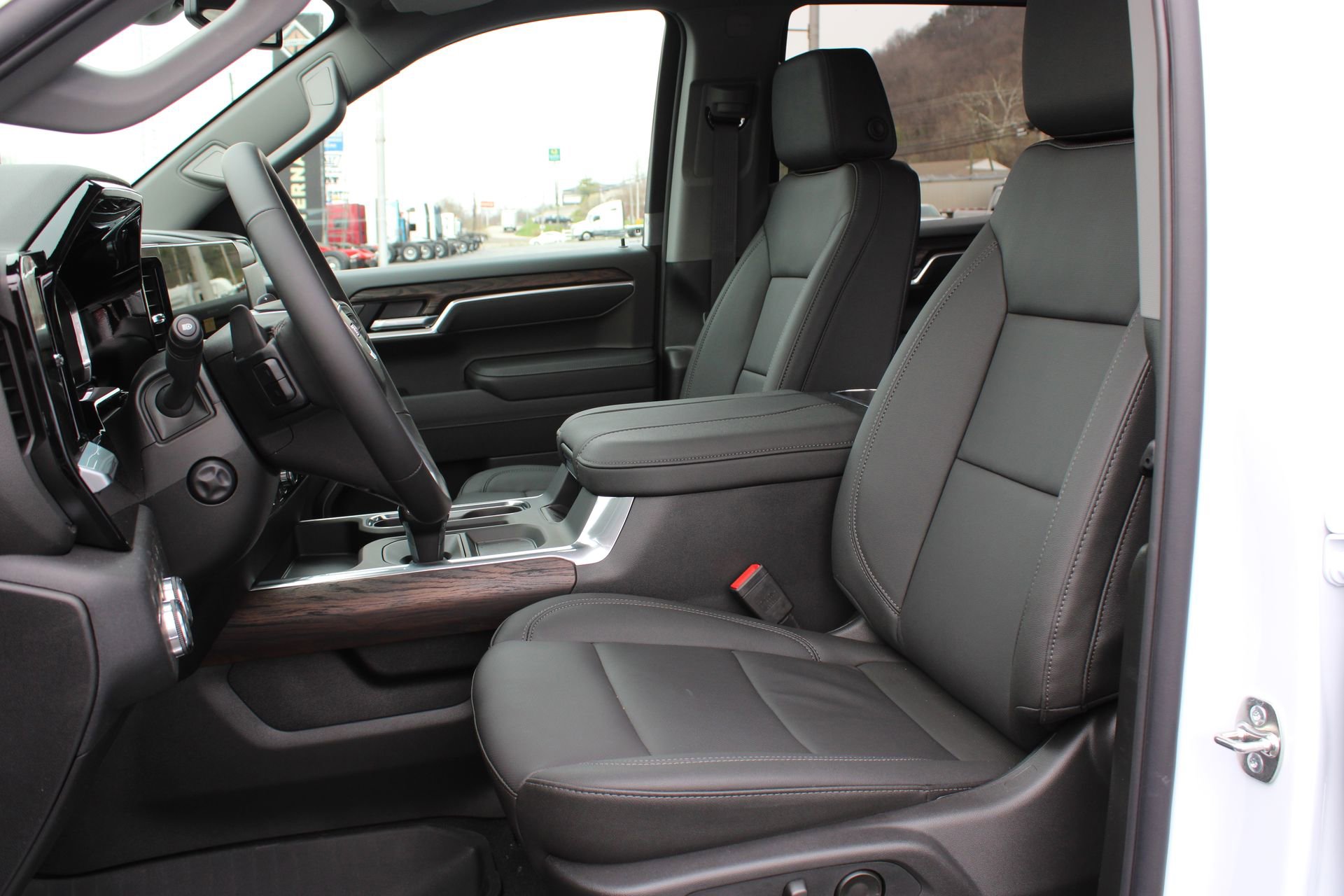 2026 GMC Sierra 1500 SLT - Photo 20