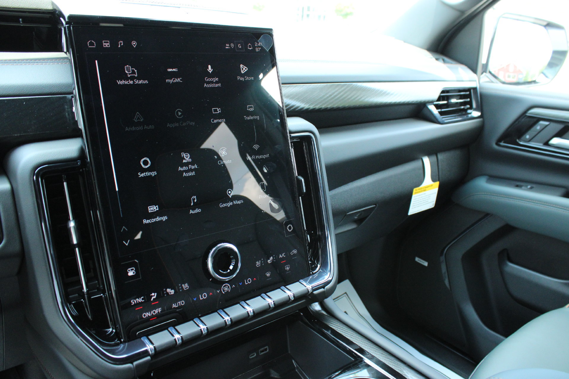 2026 GMC Yukon AT4 - Photo 39