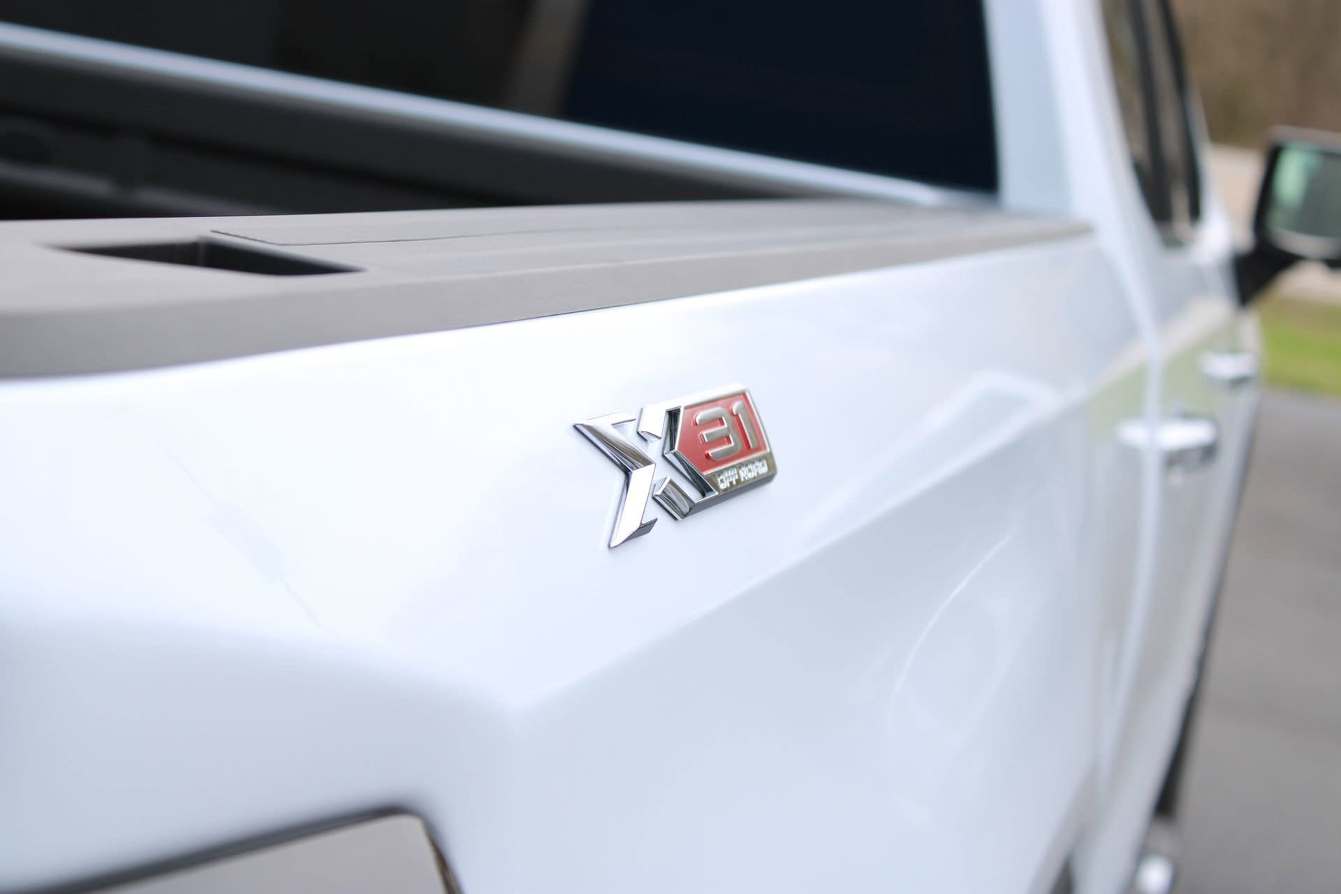 2026 GMC Sierra 1500 SLT - Photo 8