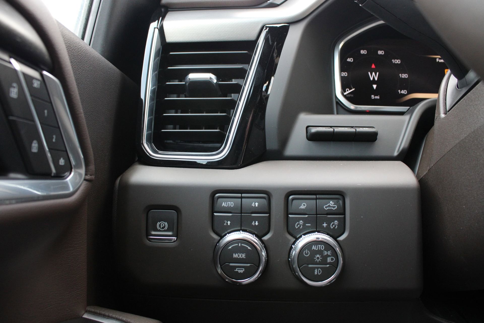 2026 GMC Sierra 2500HD Denali - Photo 29