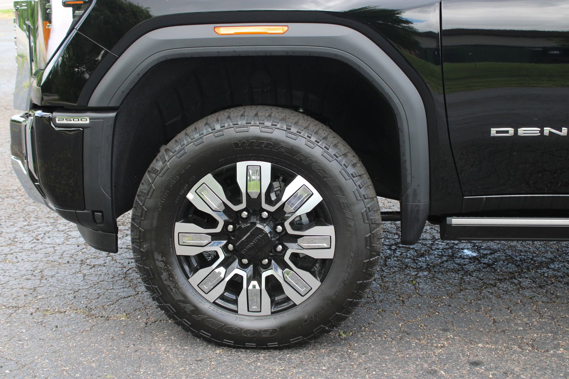 2026 GMC Sierra 2500HD Denali - Photo 14