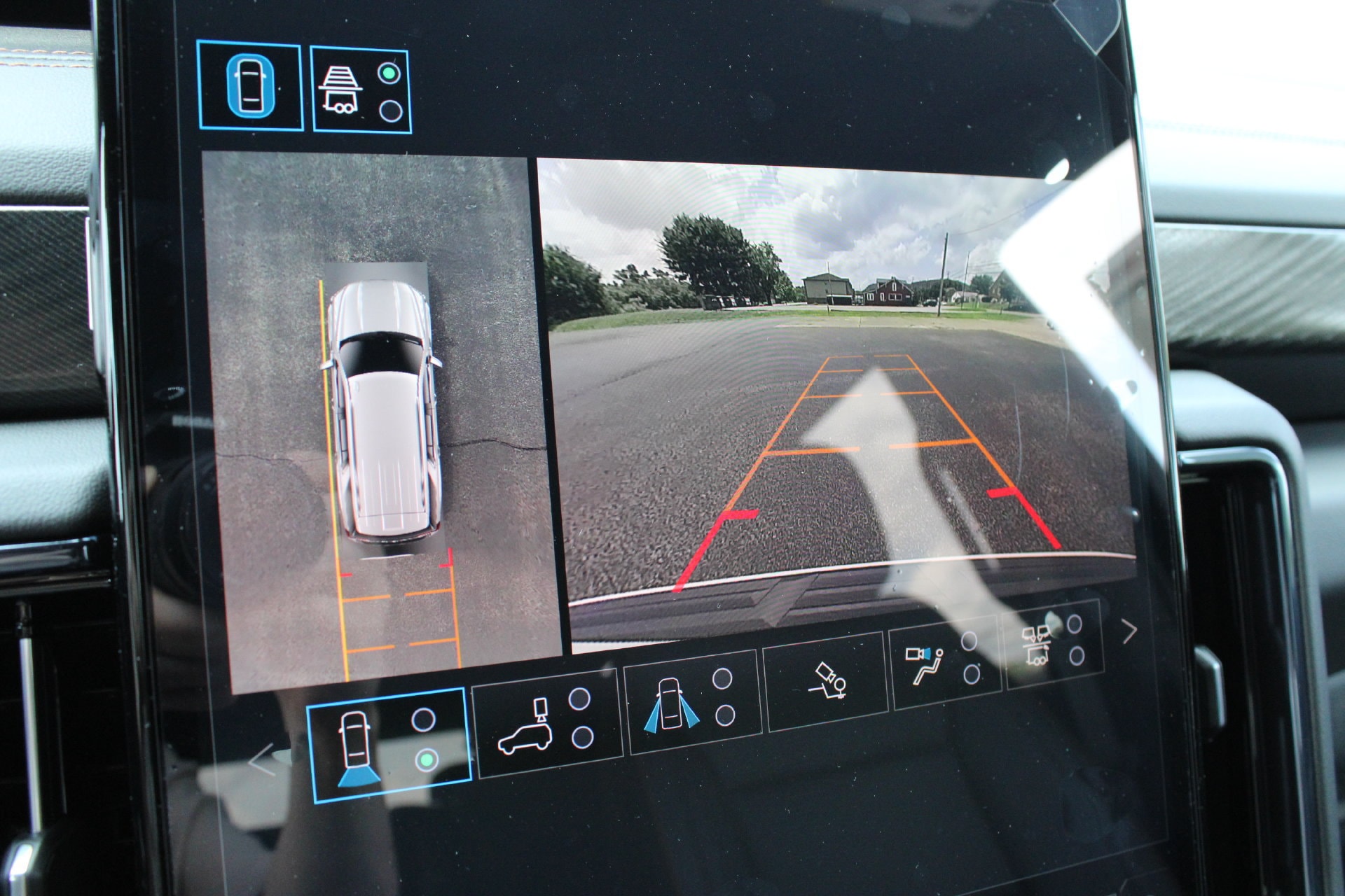 2026 GMC Yukon AT4 - Photo 43