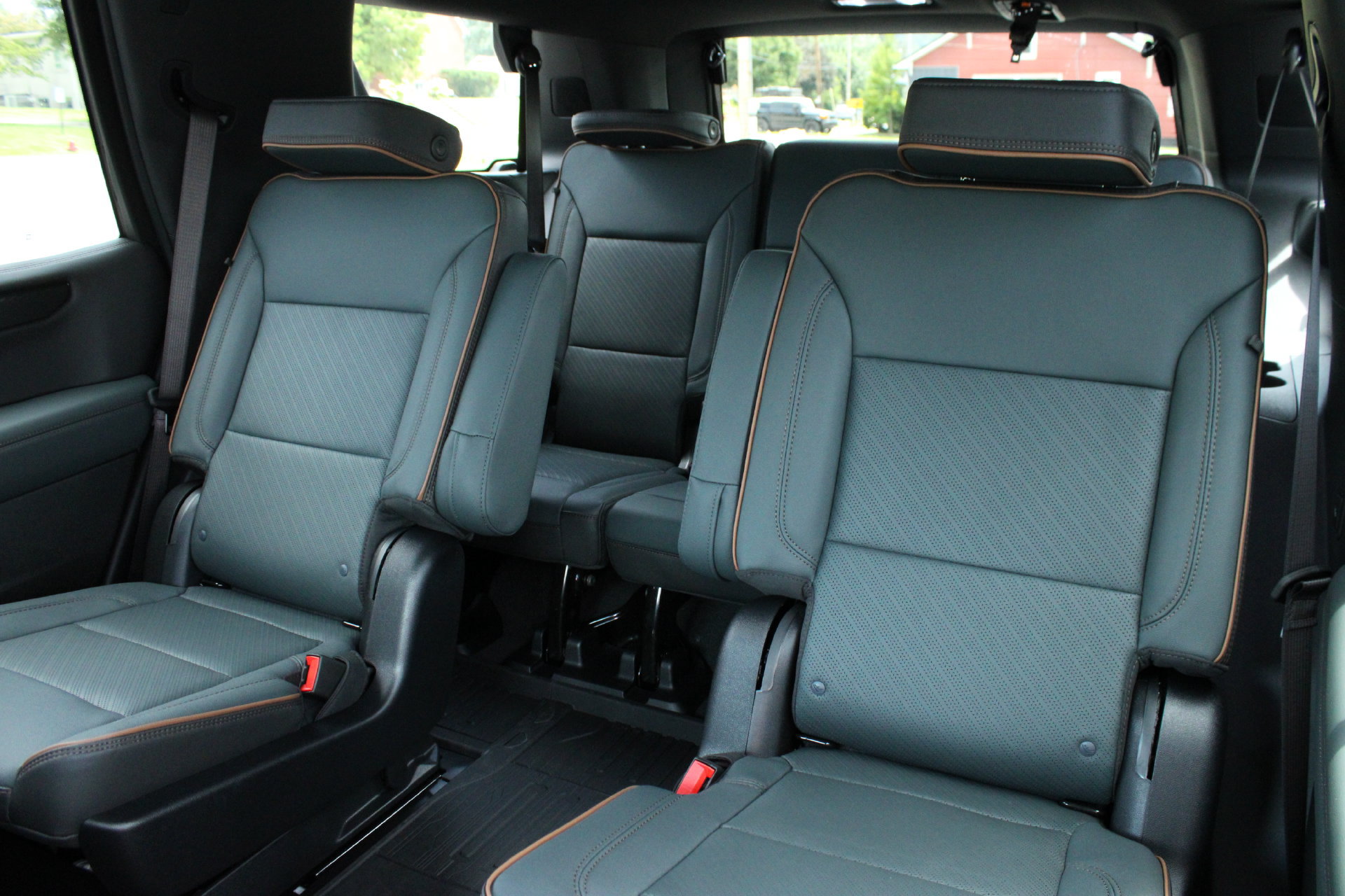 2026 GMC Yukon AT4 - Photo 17
