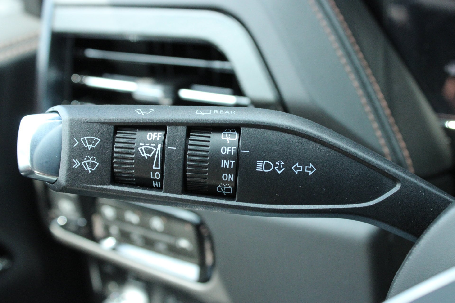 2026 GMC Yukon AT4 - Photo 36