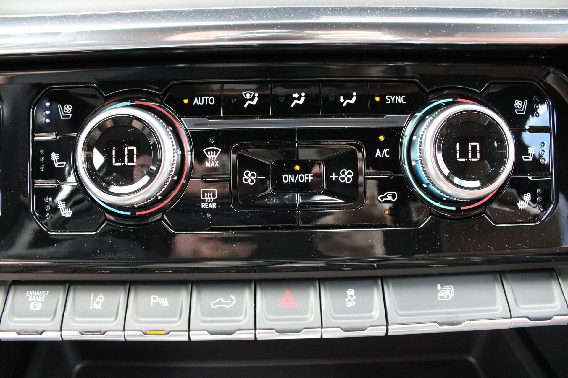 2026 GMC Sierra 3500HD Denali Ultimate - Photo 43