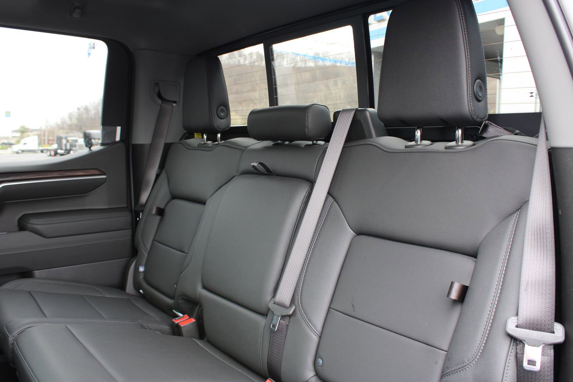 2026 GMC Sierra 1500 SLT - Photo 21