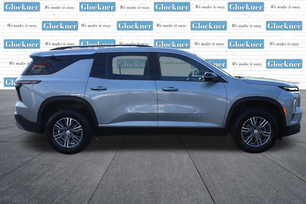 Used 2024 Chevrolet Traverse LT SUV
