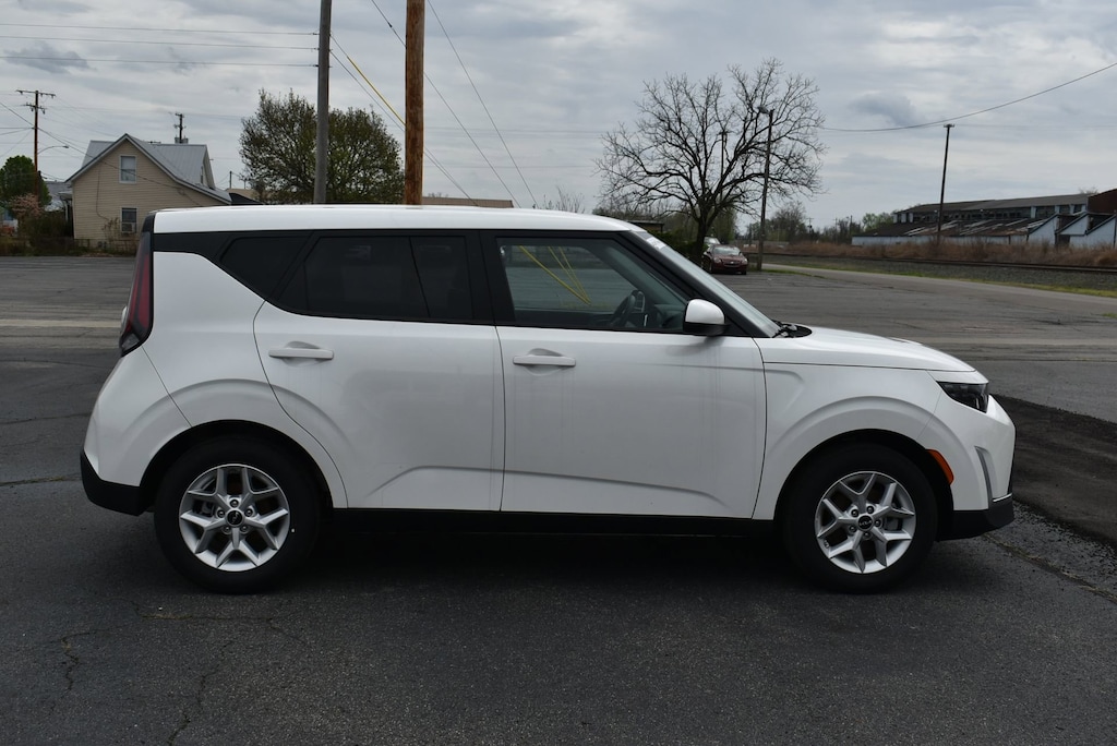 Used 2025 Kia Soul LX Hatchback