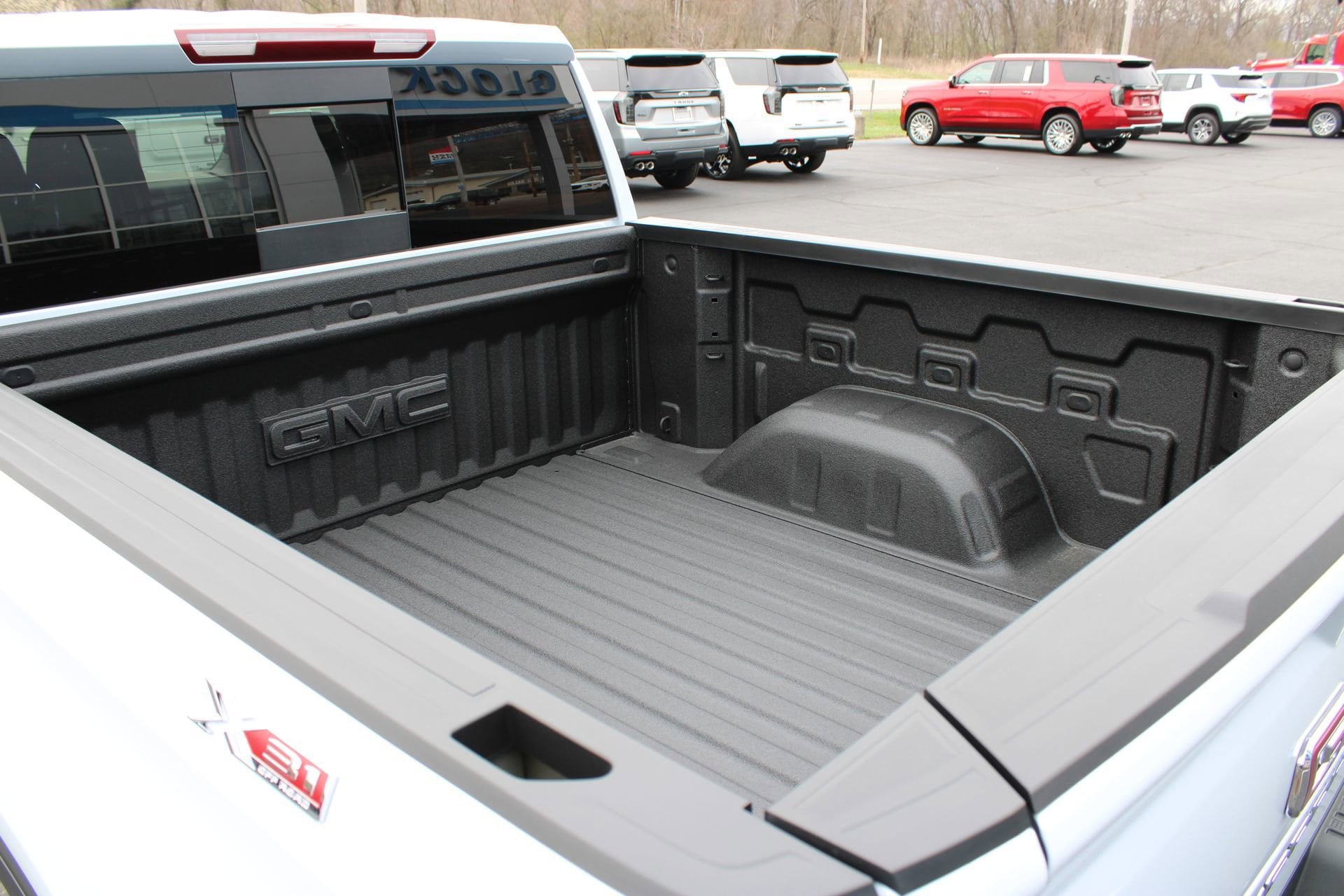 2026 GMC Sierra 1500 SLT - Photo 12