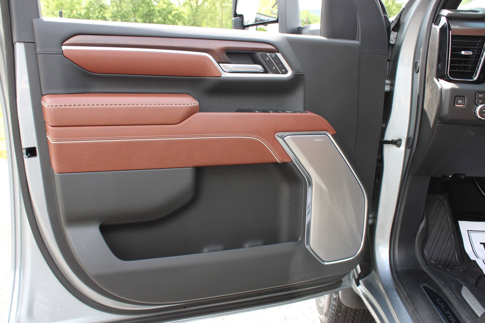 2026 GMC Sierra 3500HD Denali Ultimate - Photo 11