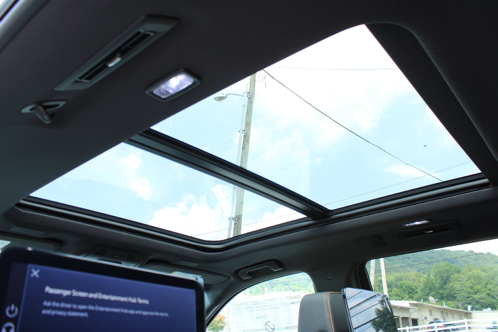2026 GMC Yukon AT4 - Photo 26