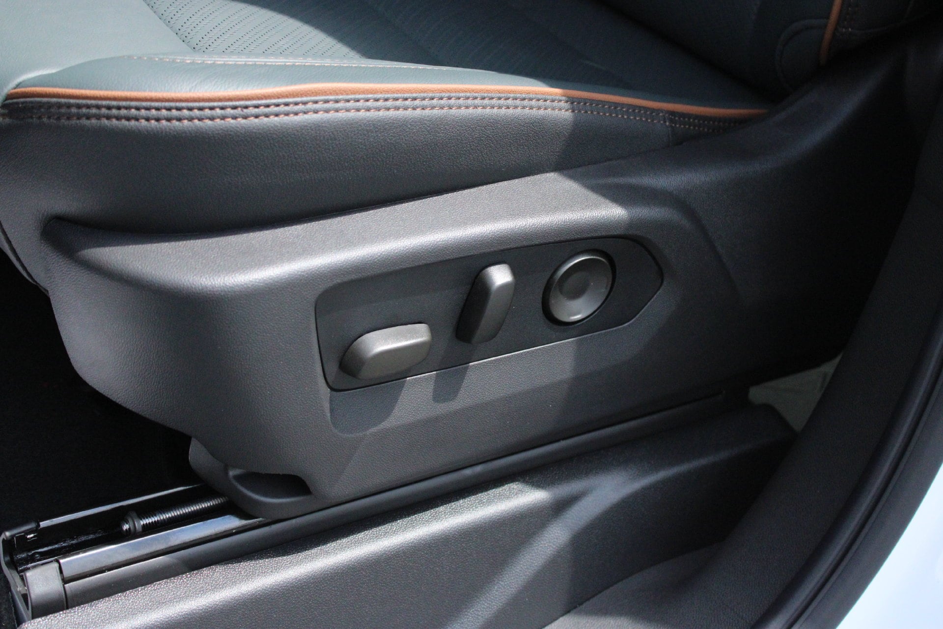 2026 GMC Yukon AT4 - Photo 15