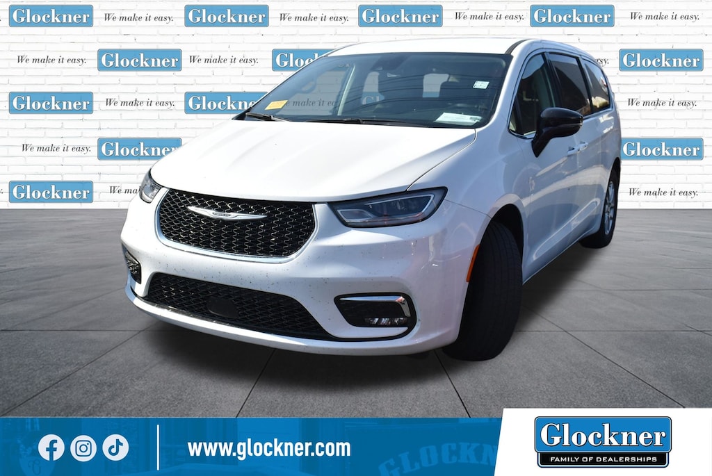 Used 2024 Chrysler Pacifica Touring L Minivan/Van