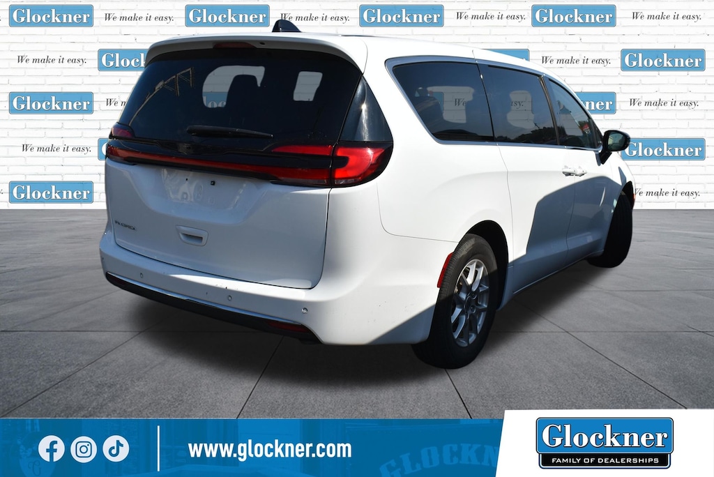 Used 2023 Chrysler Pacifica Touring L Minivan/Van