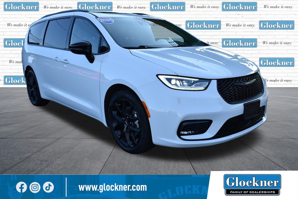 Used 2025 Chrysler Pacifica Limited Minivan/Van