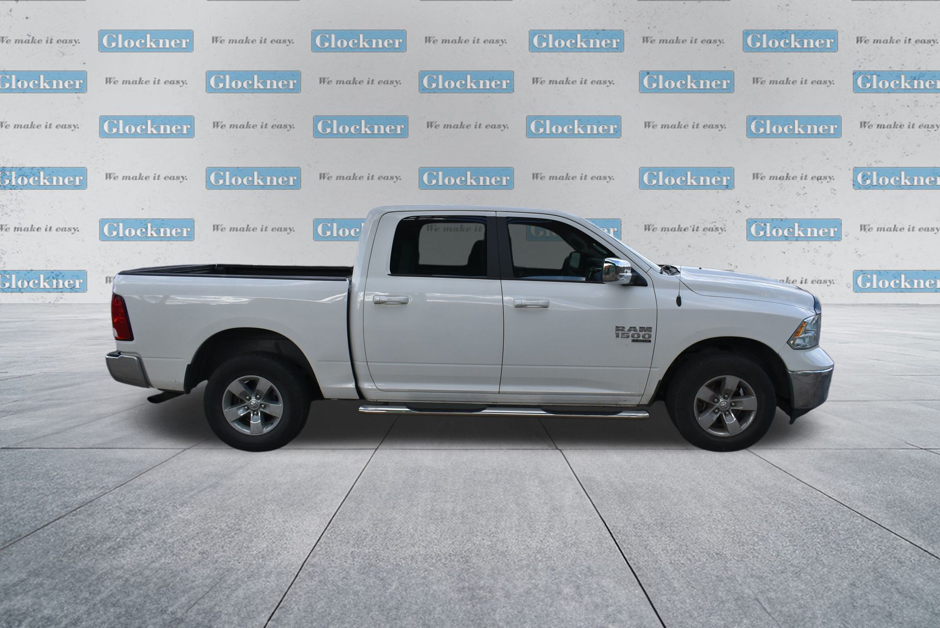 2021 Ram 1500 Classic SLT photo 3