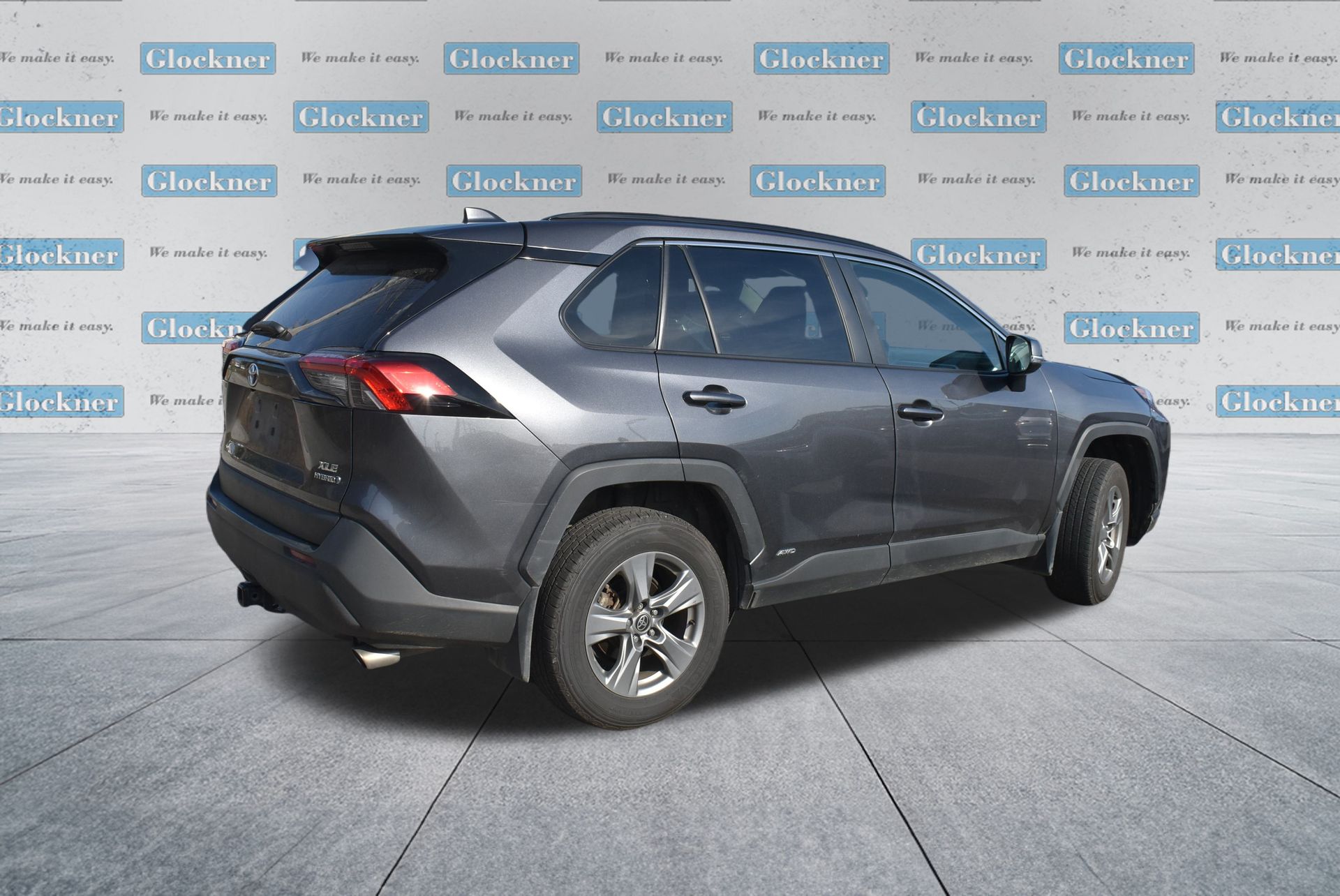 2022 Toyota RAV4 Hybrid XLE photo 3