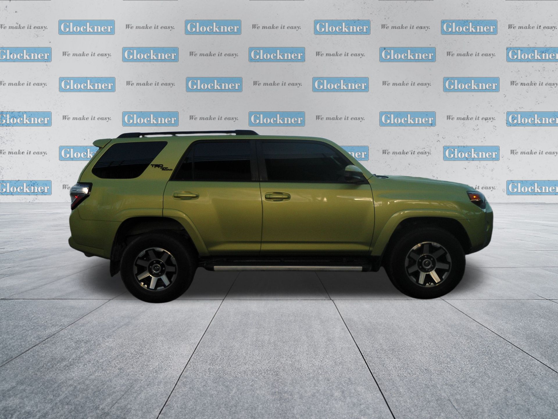 2023 Toyota 4Runner 4WD TRD Off-Road photo 4