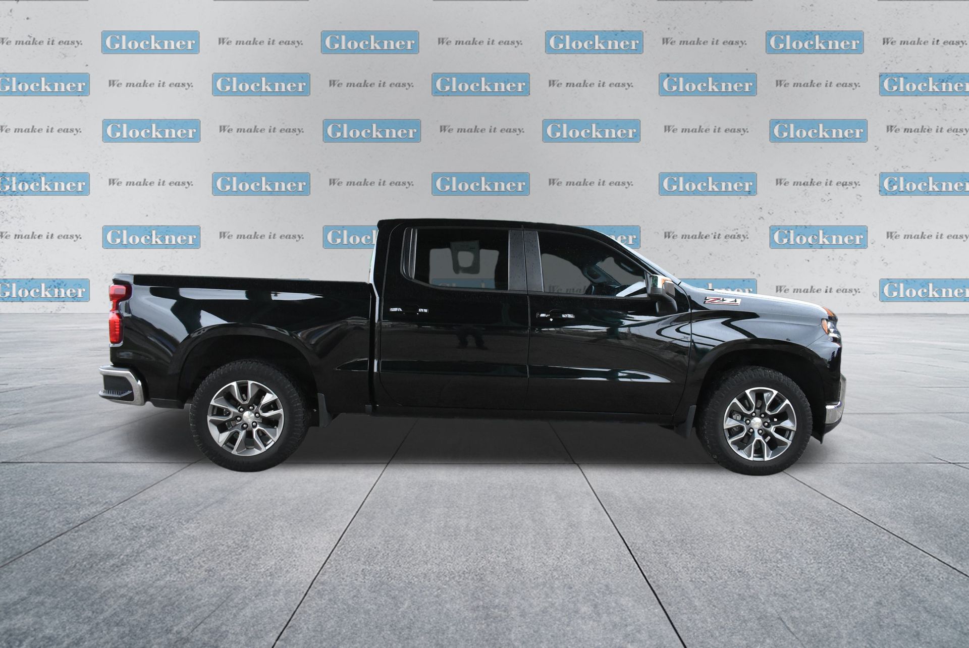 2021 Chevrolet Silverado 1500 LT photo 3