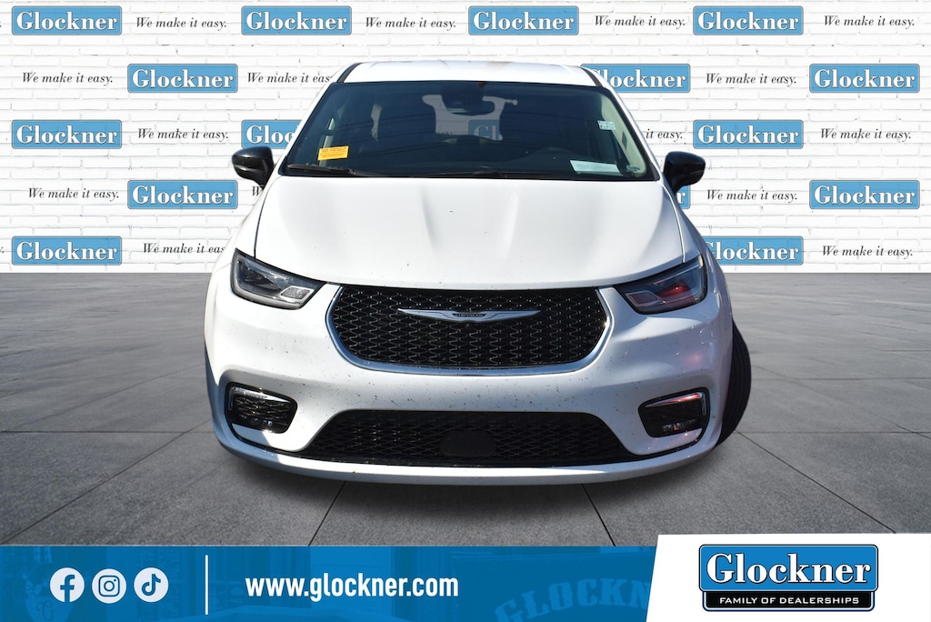 Used 2023 Chrysler Pacifica Touring L Minivan/Van