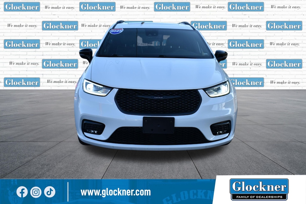 Used 2025 Chrysler Pacifica Limited Minivan/Van