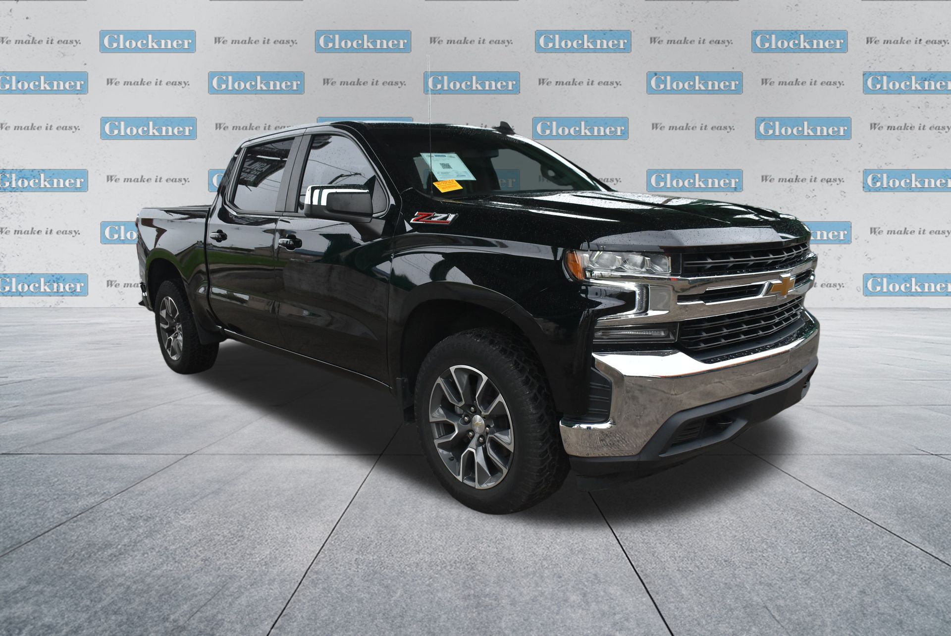 2021 Chevrolet Silverado 1500 LT photo 2