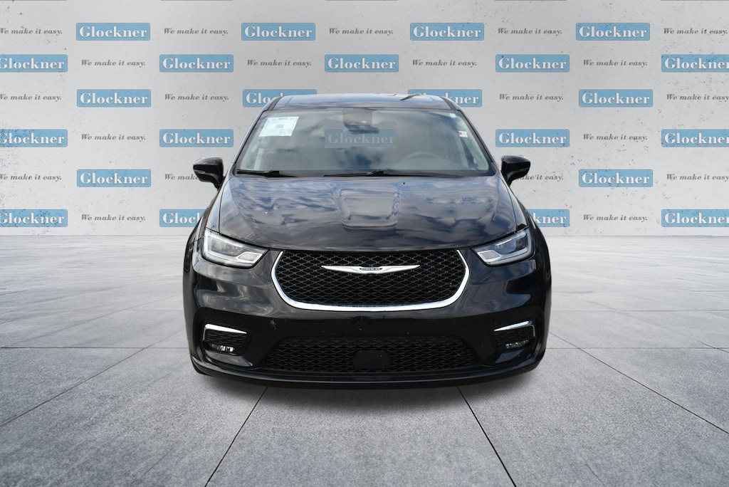 Used 2024 Chrysler Pacifica Touring L Minivan/Van