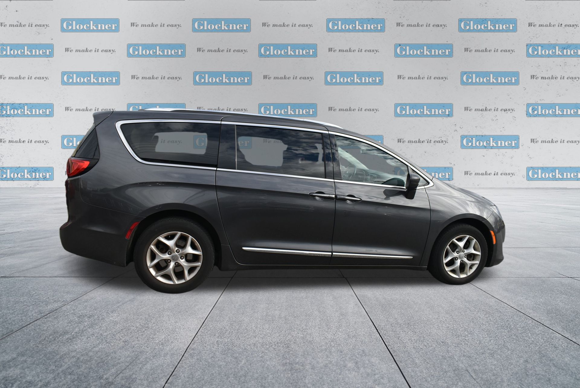 2018 Chrysler Pacifica Touring Plus photo 4