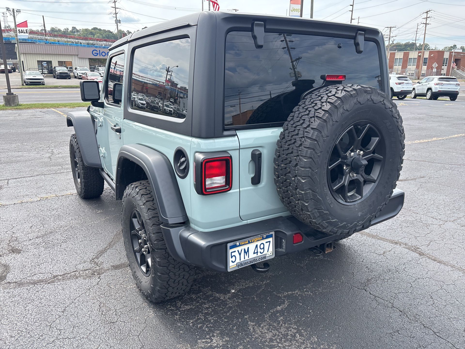 2024 Jeep Wrangler Willys photo 2